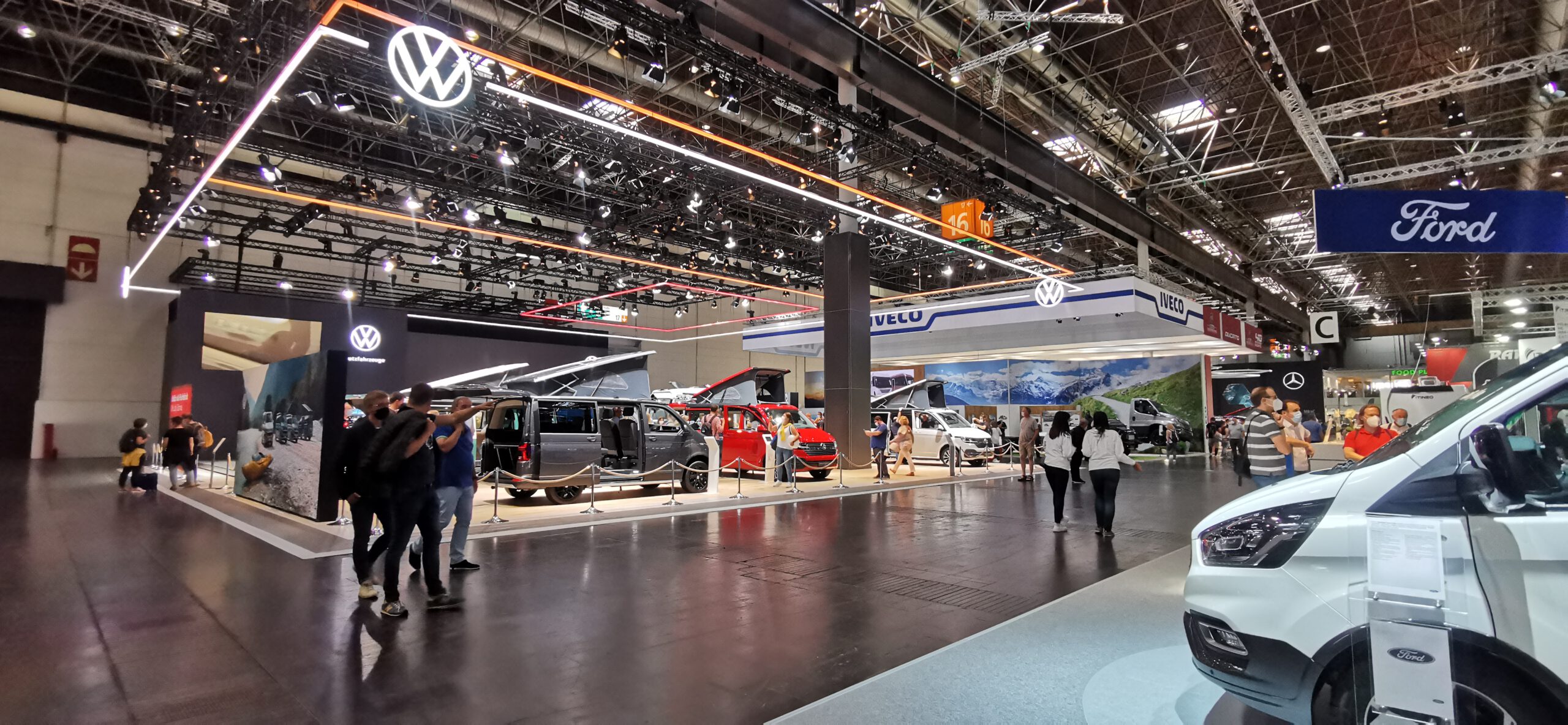 Wohnmobile, soweit das Auge reicht